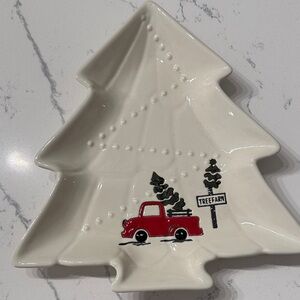 Festive Tree-Shaped Serveware Dish